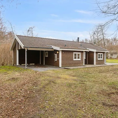 度假居 Lovely In Aakirkeby Vester Somarken