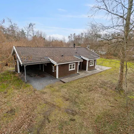Lovely In Aakirkeby Ferienhaus