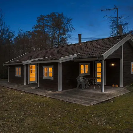 Lovely In Aakirkeby Ferienhaus *